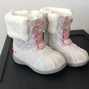 Carters  snow boots❄️💜